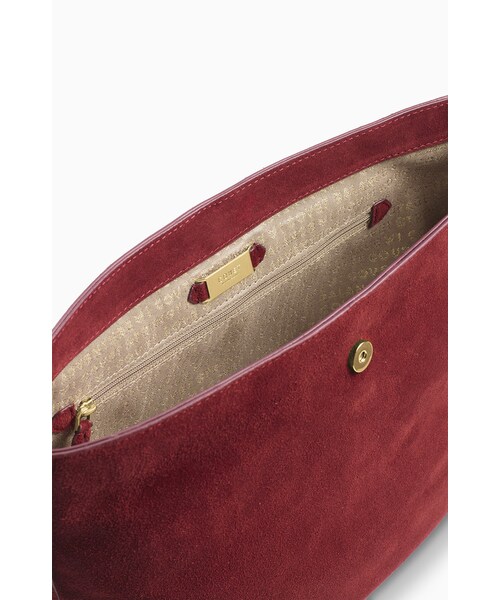 no brand(ノーブランド)の「Covet Sunday Bag - Burgundy Suede(バッグ・レディース・Burgundy)」の4枚目の写真