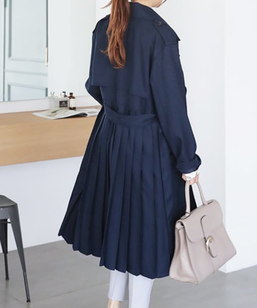 DHOLIC（ディーホリック）の「ストラップSETバックプリーツシングルボタントレンチコート（トレンチコート・レディース・FREE）」の3枚目の写真