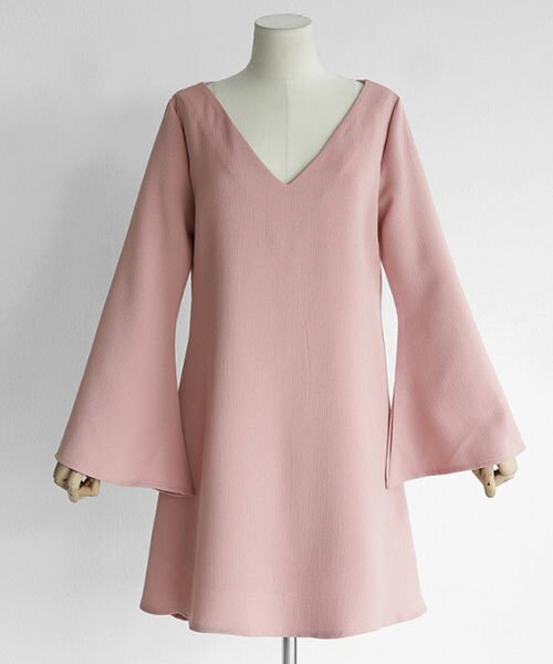 DHOLIC(ディーホリック)の「Vネックベルスリーブシフトワンピース(ワンピース・レディース・FREE)」の3枚目の写真