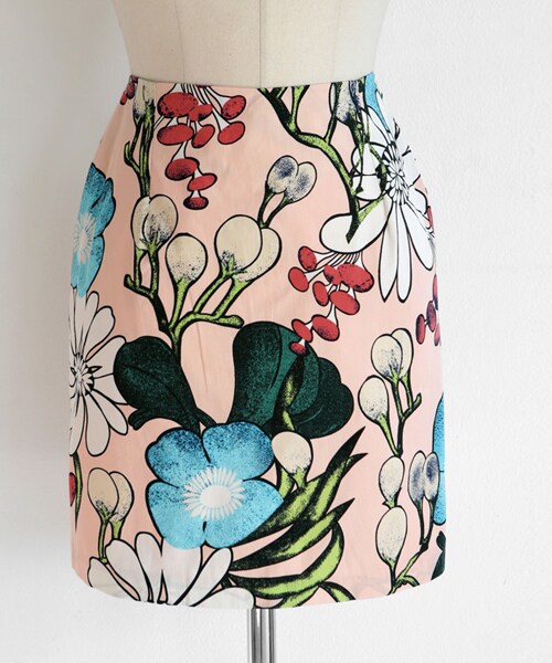 DHOLIC（ディーホリック）の「ビッグフラワープリントタイトミニスカート（スカート・レディース・S/M）」の3枚目の写真