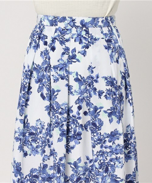 Cheek（チーク）の「花柄タックスカート（スカート・レディース・ベージュ/ブルー/イエロー・MEDIUM）」の7枚目の写真