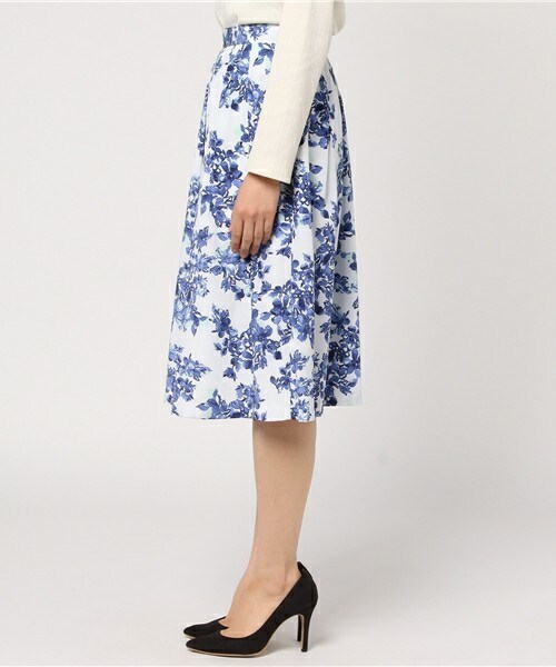 Cheek（チーク）の「花柄タックスカート（スカート・レディース・ベージュ/ブルー/イエロー・MEDIUM）」の5枚目の写真