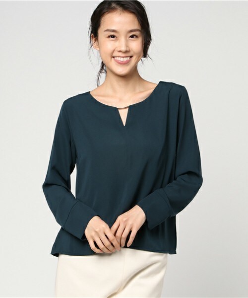 Cheek（チーク）の「金具付きブラウス（シャツ/ブラウス・レディース・オフホワイト/ネイビー/ピンク・MEDIUM）」の2枚目の写真