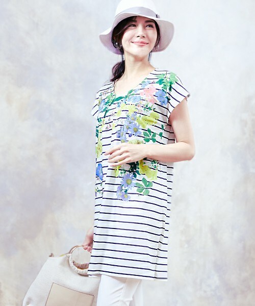 Bou Jeloud（ブージュルード）の「ブライトフラワー　カットチュニック（Tシャツ/カットソー・レディース・A/B/C・FREE）」の2枚目の写真