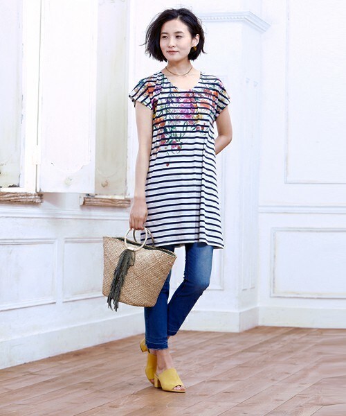 Bou Jeloud（ブージュルード）の「ブライトフラワー　カットチュニック（Tシャツ/カットソー・レディース・A/B/C・FREE）」の4枚目の写真