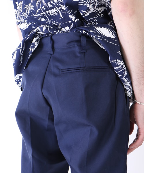 ALEXANDRA(アレキサンドラ)の「プリーツパンツ(パンツ・ホワイト/ブラック/ブラウン/ブルー・44/46)」の11枚目の写真