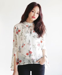 DHOLIC | バックストラップスリットベルスリーブフローラルブラウス(シャツ/ブラウス)