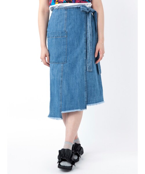 w closet（ダブルクローゼット）の「ヘムラインデニムラップスカート（スカート・レディース・ブルー/ネイビー・FREE）」の3枚目の写真