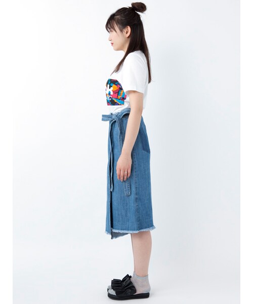 w closet（ダブルクローゼット）の「ヘムラインデニムラップスカート（スカート・レディース・ブルー/ネイビー・FREE）」の4枚目の写真