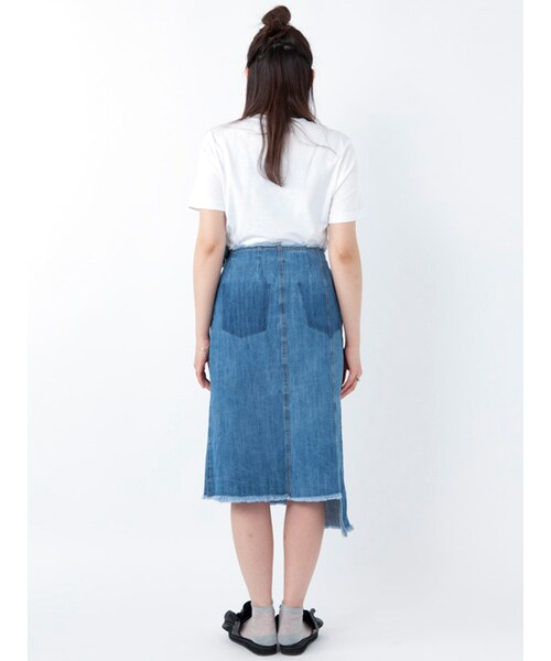 w closet（ダブルクローゼット）の「ヘムラインデニムラップスカート（スカート・レディース・ブルー/ネイビー・FREE）」の5枚目の写真
