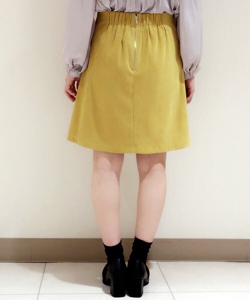 archives（アルシーヴ）の「フロント釦タックスカート（スカート・レディース・ブラック/ベージュ/マスタード・MEDIUM）」の4枚目の写真