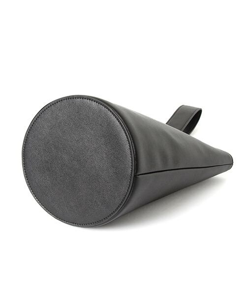 Andemiu（アンデミュウ）の「２ＷＡＹハンドルバケツＢＡＧ（バッグ・ブラック/オレンジ）」の9枚目の写真