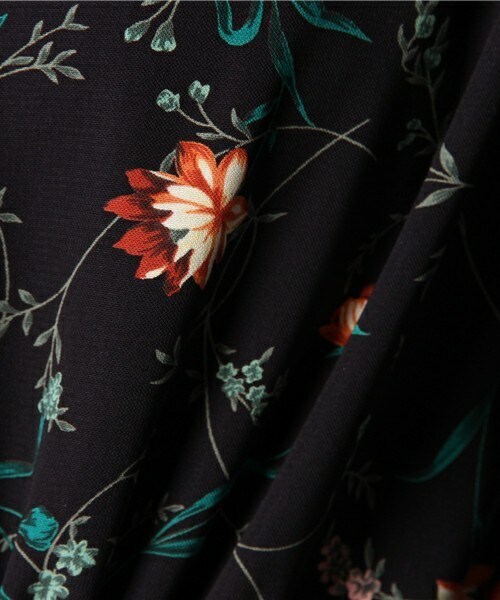 archives（アルシーヴ）の「花柄ガウンワンピース（ワンピース・レディース・オフホワイト/ネイビー・MEDIUM）」の10枚目の写真