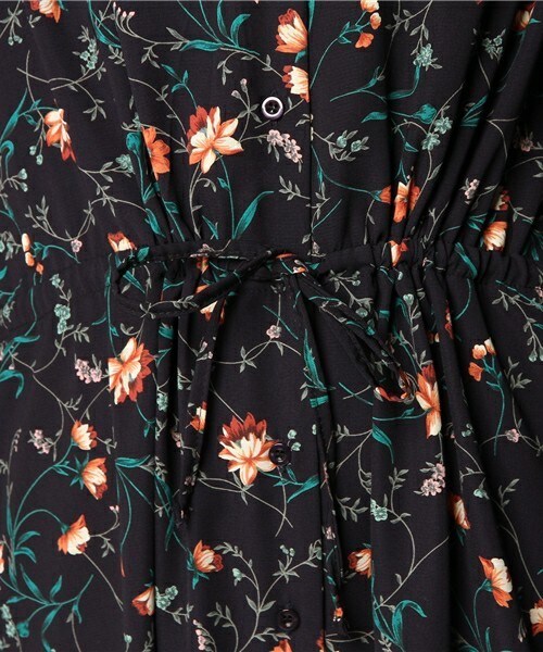 archives（アルシーヴ）の「花柄ガウンワンピース（ワンピース・レディース・オフホワイト/ネイビー・MEDIUM）」の9枚目の写真