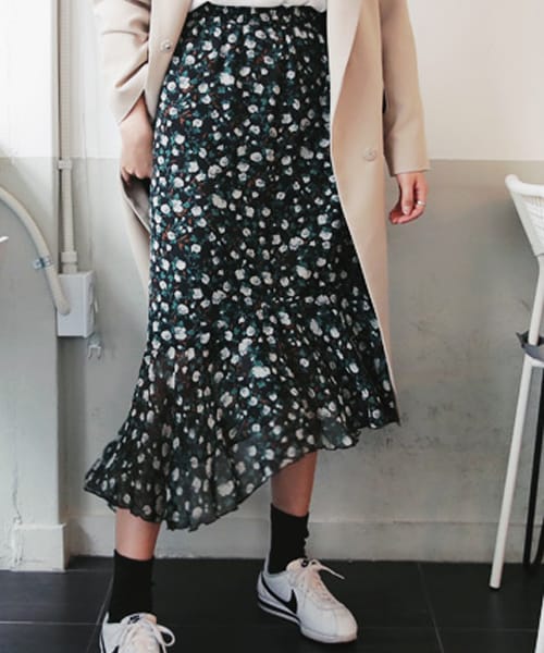 DHOLIC(ディーホリック)の「4TYPEパターンアンバランスシフォンスカート(スカート・レディース・FREE)」の1枚目の写真