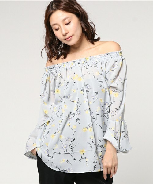 archives（アルシーヴ）の「花柄シャーリングﾌﾞﾗｳｽ（シャツ/ブラウス・レディース・オフホワイト/ブラック/ブルー・MEDIUM）」の3枚目の写真