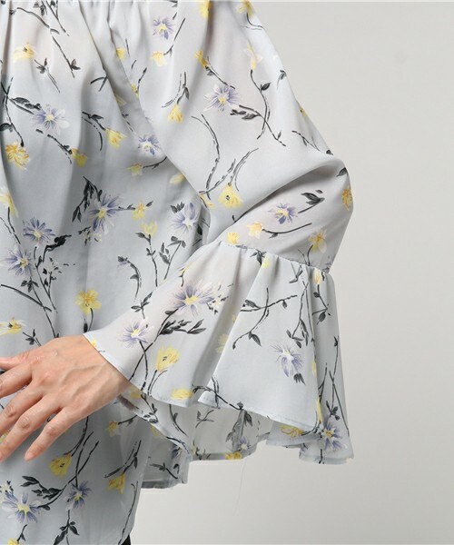 archives（アルシーヴ）の「花柄シャーリングﾌﾞﾗｳｽ（シャツ/ブラウス・レディース・オフホワイト/ブラック/ブルー・MEDIUM）」の8枚目の写真