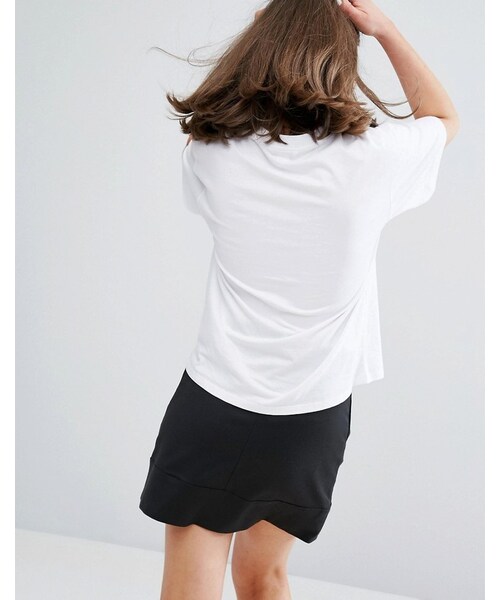 MONKI（モンキ）の「Monki Logo T-Shirt（Tシャツ/カットソー・レディース・White・US 4/US 6/US 8/US 10）」の3枚目の写真