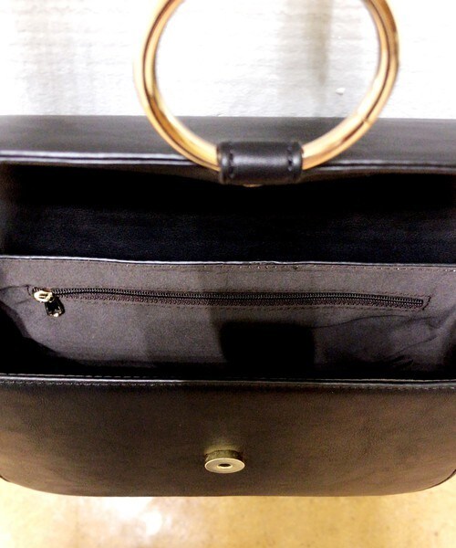 archives（アルシーヴ）の「○リングポイントショルダーバッグ（ショルダーバッグ・レディース・アイボリー/ブラック/レッド・MEDIUM）」の8枚目の写真