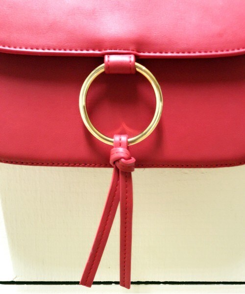 archives（アルシーヴ）の「○リングポイントショルダーバッグ（ショルダーバッグ・レディース・アイボリー/ブラック/レッド・MEDIUM）」の12枚目の写真