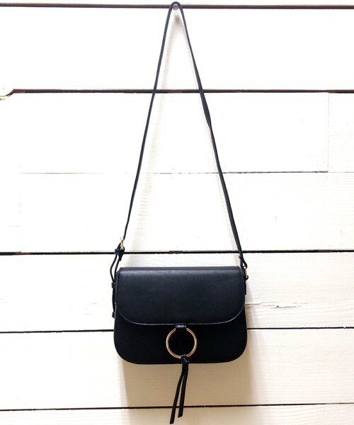 archives（アルシーヴ）の「○リングポイントショルダーバッグ（ショルダーバッグ・レディース・アイボリー/ブラック/レッド・MEDIUM）」の2枚目の写真