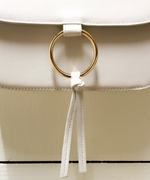 archives（アルシーヴ）の「○リングポイントショルダーバッグ（ショルダーバッグ・レディース・アイボリー/ブラック/レッド・MEDIUM）」の11枚目の写真