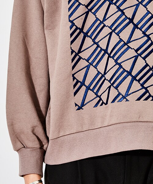 SHAREEF（シャリーフ）の「【ONLINE限定】EMBROIDERY パーカー