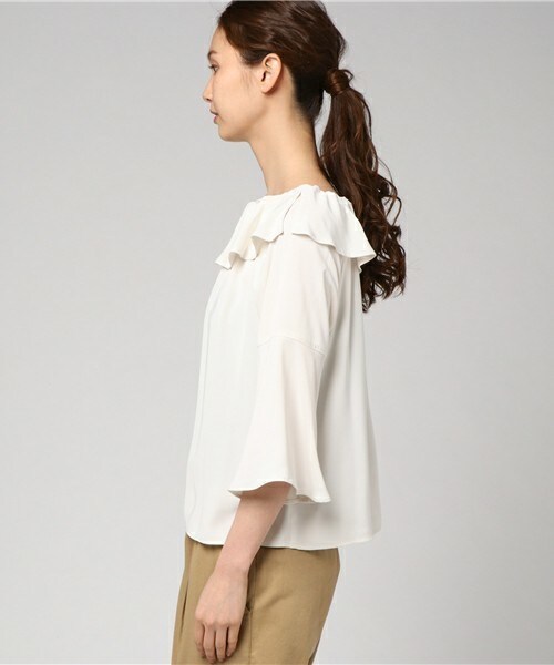 actuel（アクチュエル）の「ベネシャンラッフルブラウス（シャツ/ブラウス・レディース・オフホワイト/ネイビー/ピンク・FREE）」の5枚目の写真
