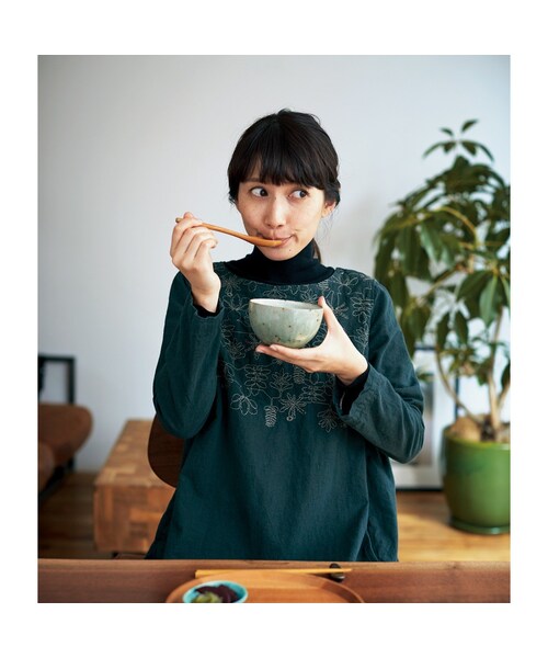 Sunny clouds（サニークラウズ）の「サニークラウズ 熱燗徳利セーター〈レディース〉黒（ニット/セーター・レディース・ブラック・MP/M /L /LL/3L/MT/LT）」の3枚目の写真