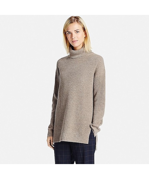 UNIQLO（ユニクロ）の「Women Oversized Turtleneck Tunic（ニット/セーター・レディース・BROWN_35/GRAY_03/NAVY_69/OFF WHITE_01・XS/S/M/L）」の9枚目の写真
