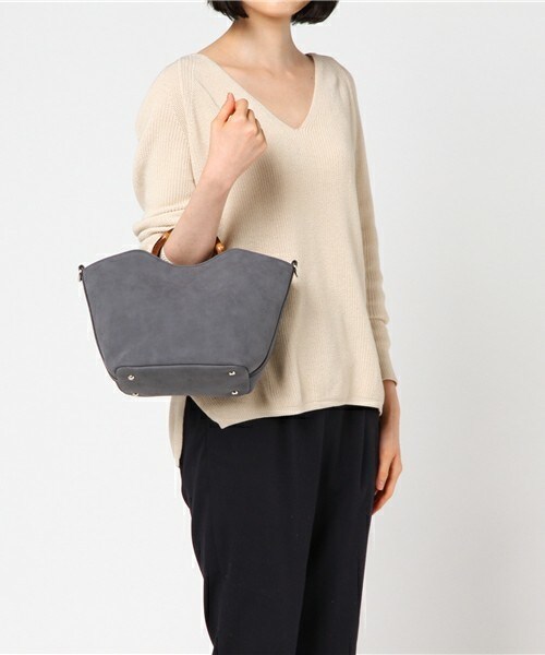 INTERPLANET(インタープラネット)の「バンブーハンドルバッグ(ハンドバッグ・レディース・ライトグレー/イエロー/ネイビー・フリー)」の11枚目の写真