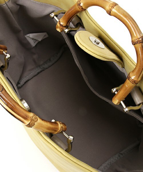 INTERPLANET(インタープラネット)の「バンブーハンドルバッグ(ハンドバッグ・レディース・ライトグレー/イエロー/ネイビー・フリー)」の8枚目の写真