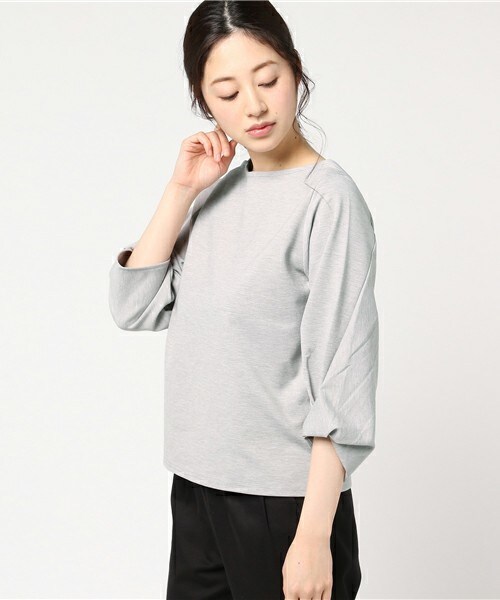 INTERPLANET(インタープラネット)の「ツイストスリーブボートネックカットソー(Tシャツ/カットソー・レディース・オフホワイト/ブラック/グレー・FREE)」の3枚目の写真