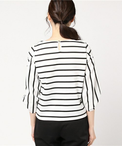 INTERPLANET(インタープラネット)の「ツイストスリーブボートネックカットソー(Tシャツ/カットソー・レディース・オフホワイト/ブラック/グレー・FREE)」の6枚目の写真