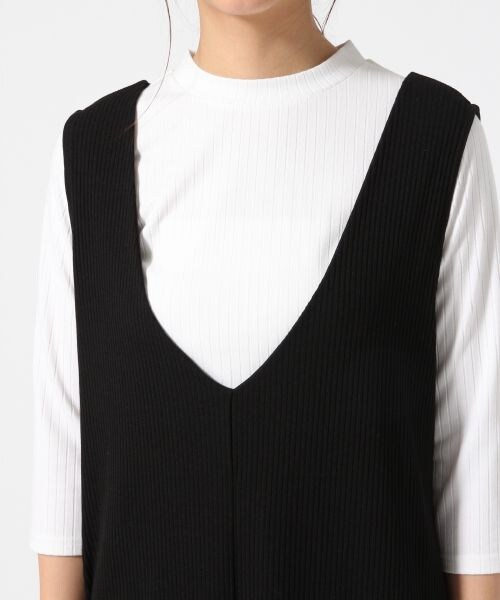 LOWRYS FARM(ローリーズファーム)の「カットVネックジャンスカ2P(ワンピース/ドレス・ブラック/レッド)」の5枚目の写真