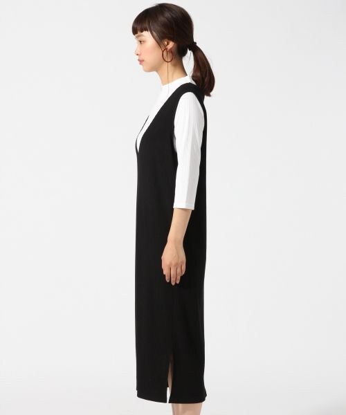 LOWRYS FARM(ローリーズファーム)の「カットVネックジャンスカ2P(ワンピース/ドレス・ブラック/レッド)」の3枚目の写真