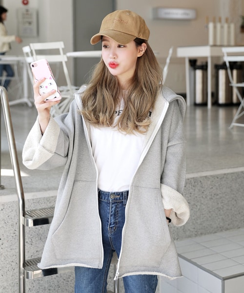 DHOLIC(ディーホリック)の「フレイドヘムオーバーサイズフートジップアップパーカー(パーカー・レディース・FREE)」の1枚目の写真