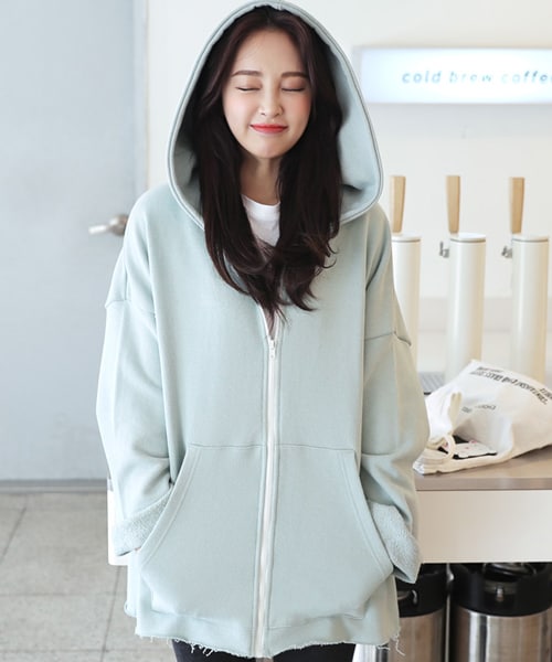 DHOLIC(ディーホリック)の「フレイドヘムオーバーサイズフートジップアップパーカー(パーカー・レディース・FREE)」の3枚目の写真