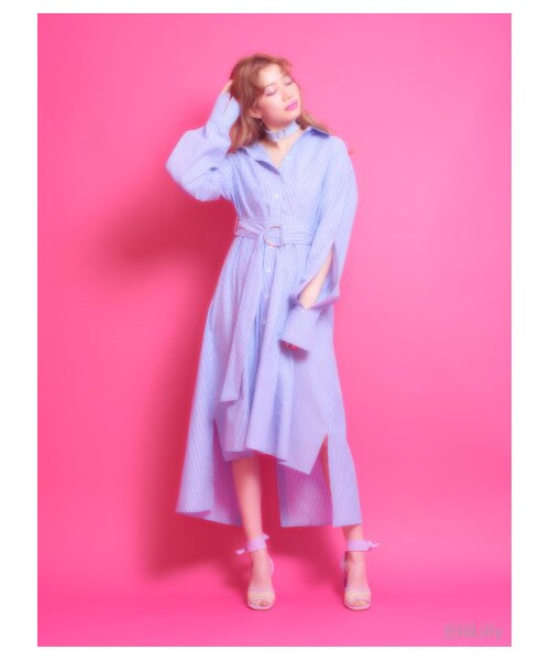 lilLilly（リルリリー）の「オフショルストライプシャツドレス 