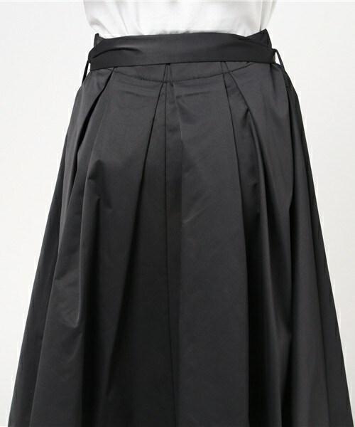 INTERPLANET（インタープラネット）の「リボン付タックフレアミディ丈スカート（スカート・レディース・ブラック/オリーブ/ブルー・FREE）」の8枚目の写真