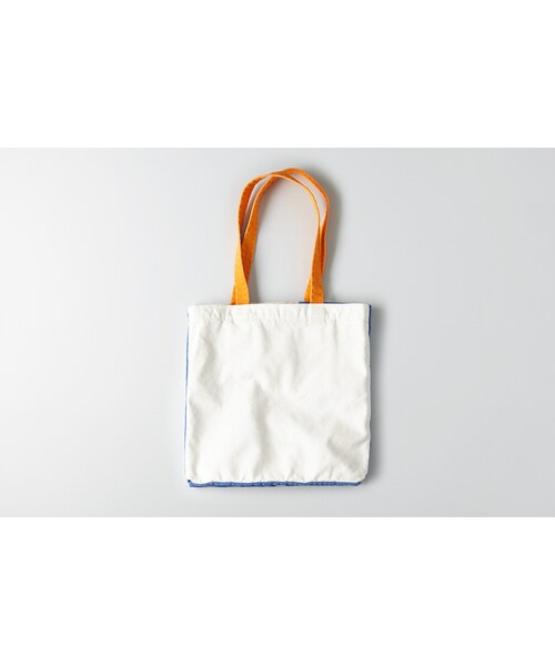 American Eagle（アメリカンイーグル）の「AEOキャンバストートバッグ（トートバッグ・レディース・ブルー/ネイビー/オレンジ/マルチ・ONE SIZE）」の2枚目の写真