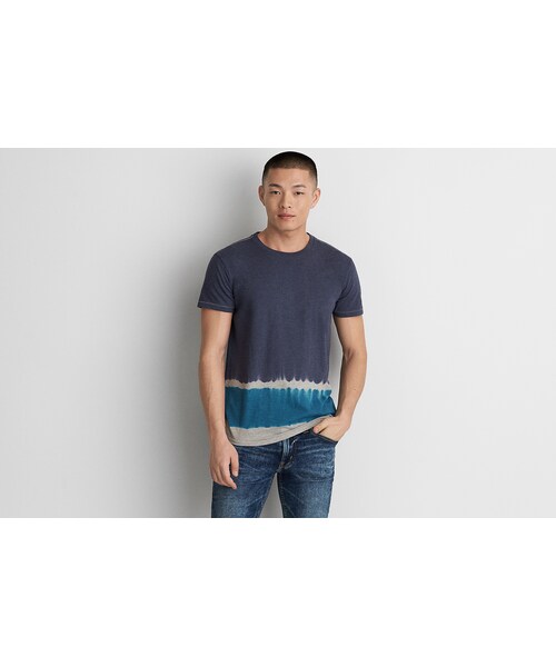 American Eagle（アメリカンイーグル）の「AEOショートスリーブタイダイTシャツ（Tシャツ/カットソー・メンズ・フリートネイビー/シーフォームサーフ/パープルウォッシュ/レッド・XS/S/M/L/XL/XXL/XXXL）」の2枚目の写真