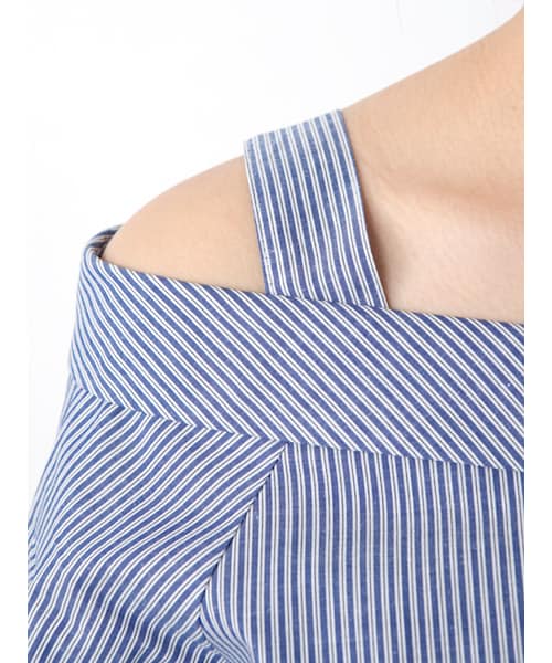 w closet（ダブルクローゼット）の「ストライプオフショルブラウス（トップス・レディース・サックス/ブルー・FREE）」の7枚目の写真