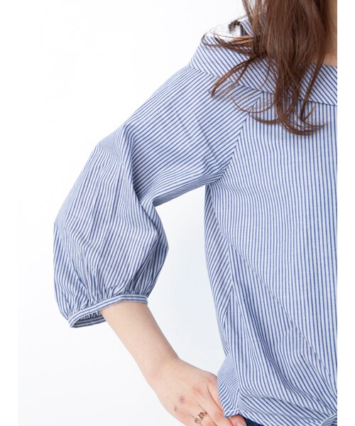 w closet（ダブルクローゼット）の「ストライプオフショルブラウス（トップス・レディース・サックス/ブルー・FREE）」の8枚目の写真