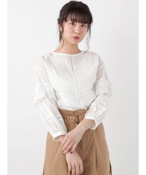 w closet（ダブルクローゼット）の「レース切替刺繍入りブラウス（トップス・レディース・オフホワイト/Lピンク/ブラック・FREE）」の4枚目の写真