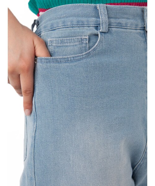 w closet（ダブルクローゼット）の「ロールアップストレートデニム（パンツ・レディース・ブリーチ/ブルー/ネイビー・FREE）」の9枚目の写真