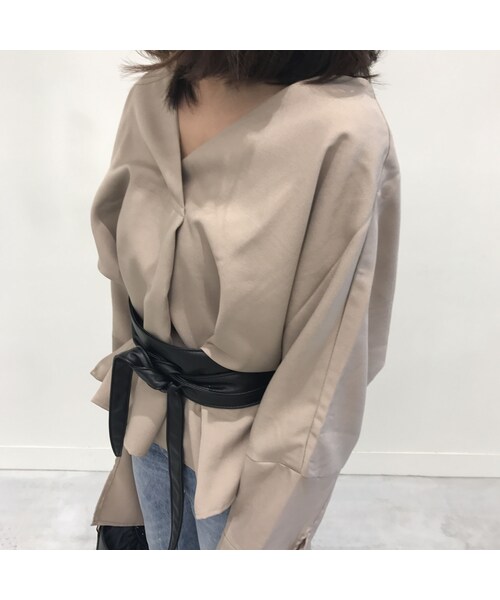 copine（コピン）の「Vネックアシンメトリープルオーバー(3color)【クリックポスト対象商品】（Tシャツ/カットソー・レディース・その他）」の3枚目の写真