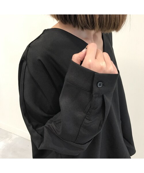 copine（コピン）の「Vネックアシンメトリープルオーバー(3color)【クリックポスト対象商品】（Tシャツ/カットソー・レディース・その他）」の15枚目の写真