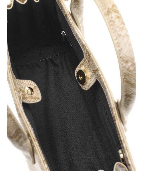 MURUA(ムルーア)の「【2017年春新作】スクエアショルダーBAG(バッグ・レディース・アイボリー/ブラック/ミックス・F)」の8枚目の写真