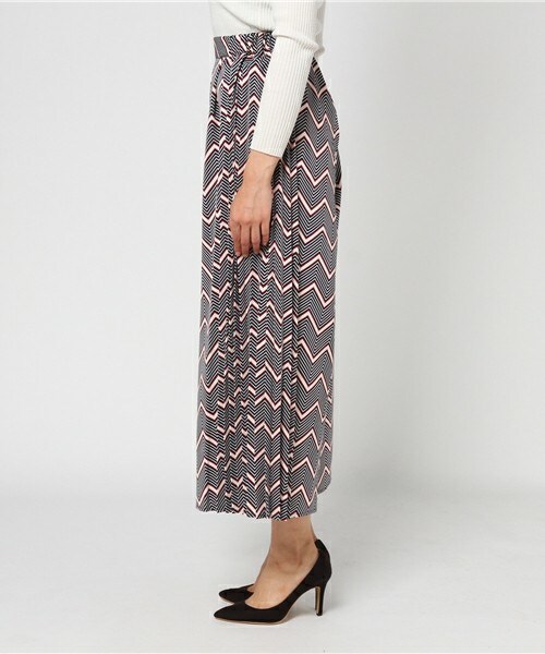 archives（アルシーヴ）の「幾何学柄サイドプリーツパンツ（その他パンツ・レディース・グレー/ネイビー/イエロー・MEDIUM）」の4枚目の写真